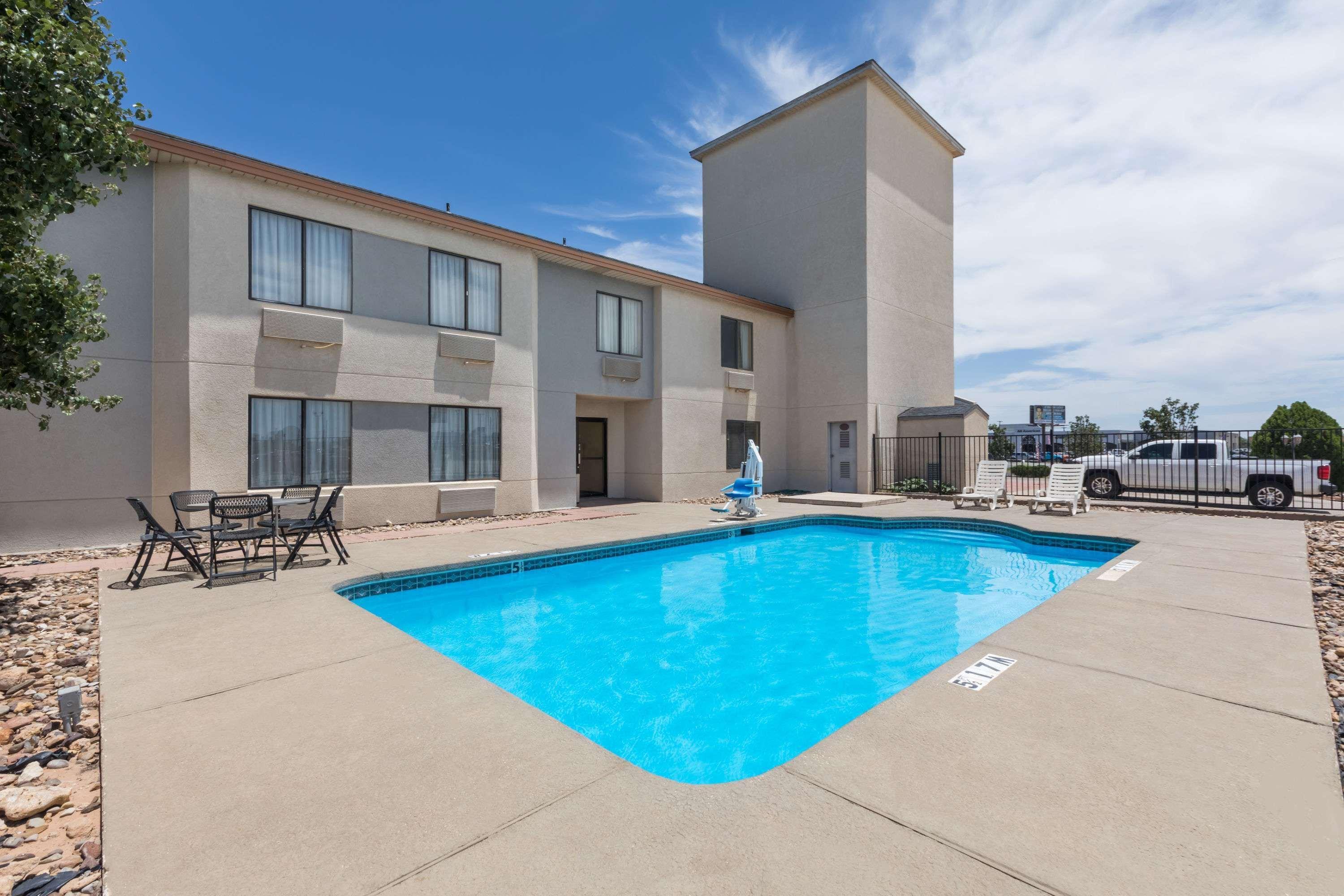 Super 8 By Wyndham Midland Motel Luaran gambar