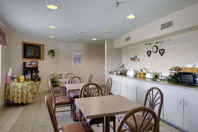 Super 8 By Wyndham Midland Motel Luaran gambar