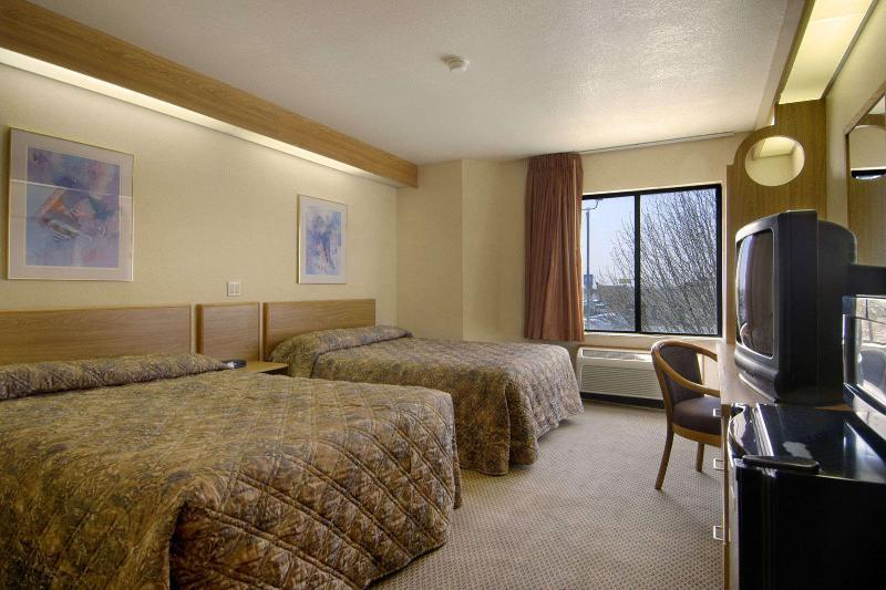 Super 8 By Wyndham Midland Motel Bilik gambar